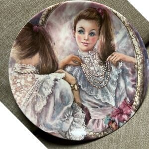 Wedgwood Mary Vickers The Pearls Portraits of First Love Collector Plate 1987